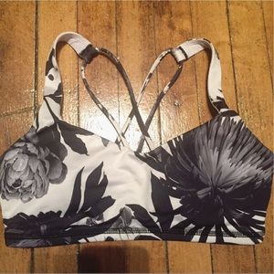 [Lululemon] Free To Be Bra - black + white floral